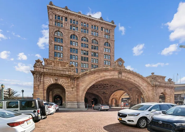 Placemakr Downtown At The Pennsylvanian Hotel *