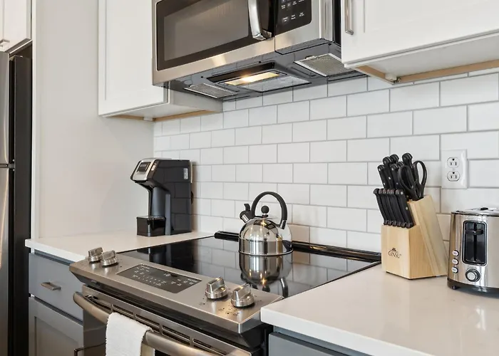 Placemakr Downtown At The Pennsylvanian Hotel *
