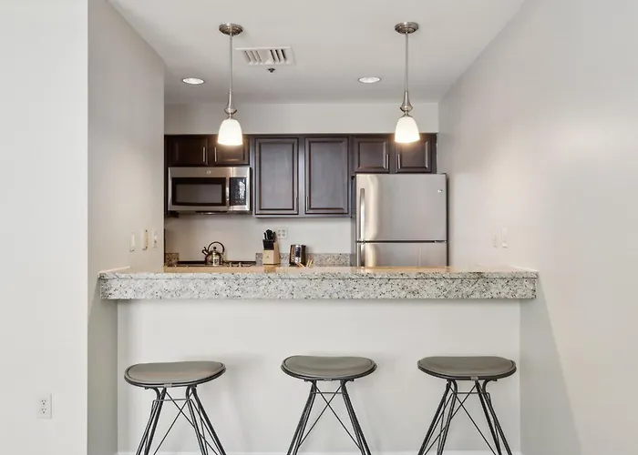 Placemakr Downtown At The Pennsylvanian Hotel *